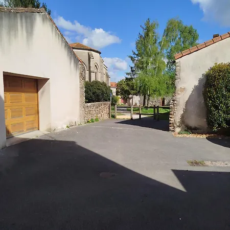 & Simple Casa de Férias Nueil-sous-les-Aubiers